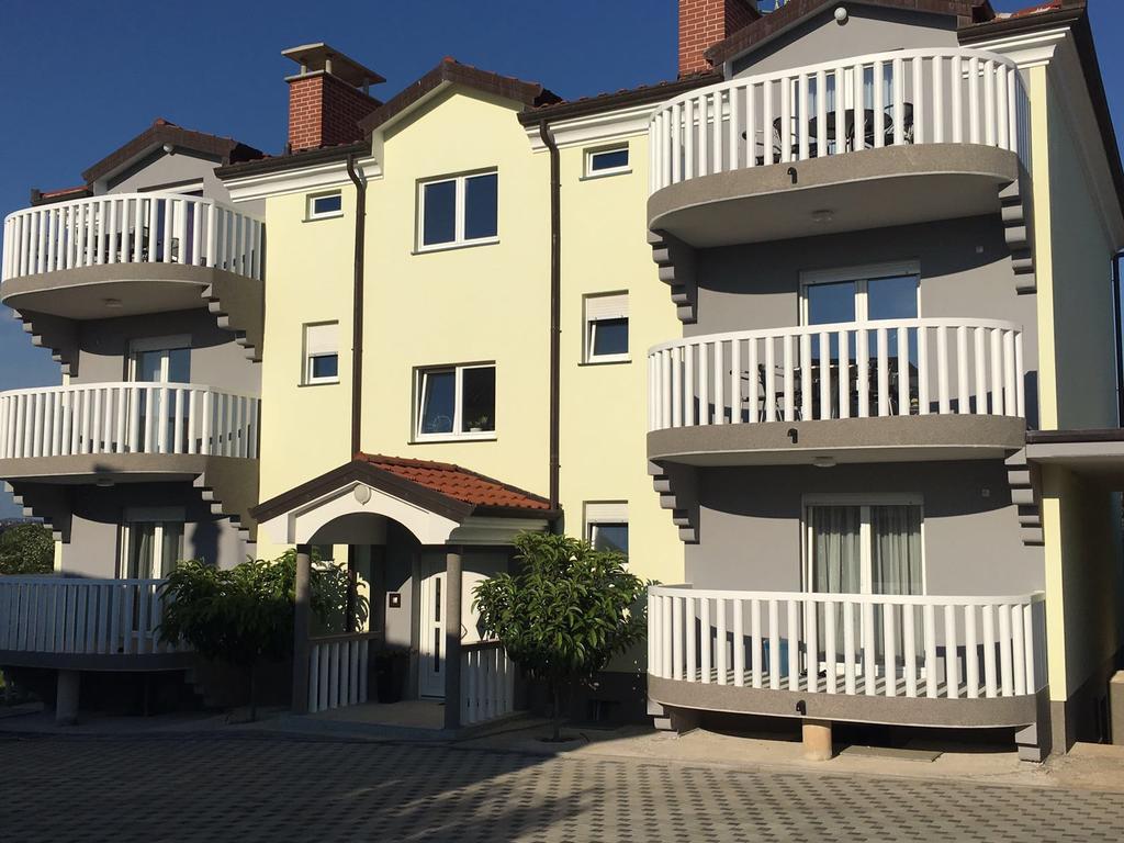 Apartments Barbic Umag Exteriör bild